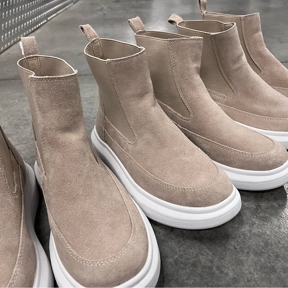 NWOB $89 Nurture
Atna Suede High Top Platform Sneaker Booties - Picture 4 of 4